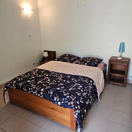 A 2 Pas Du Mans B&B Trangé